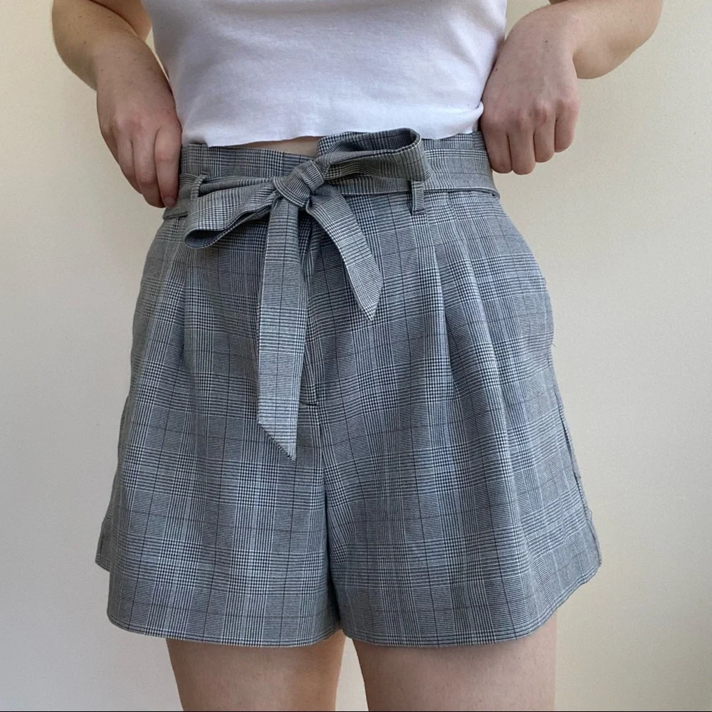 LOFT Houndstooth Grey Fall Shorts Size 12